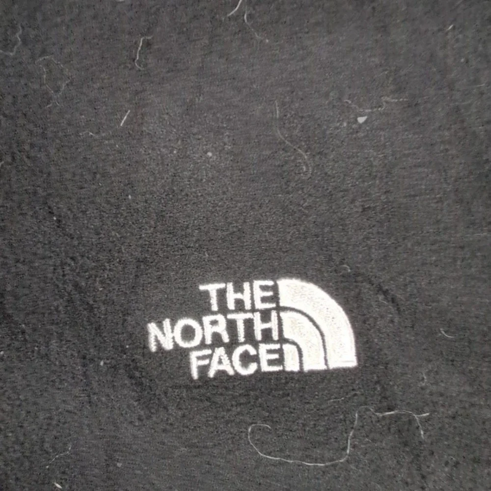 The North Face Mens Circular Design Polartec Quarter Zip Fleece Pullover Black L